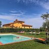 Luxurious Holiday Home in Castelfranco di Sopra With Pool