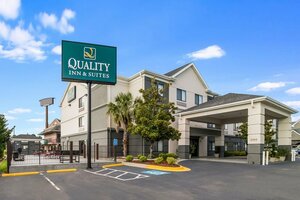 Quality Inn & Suites Augusta