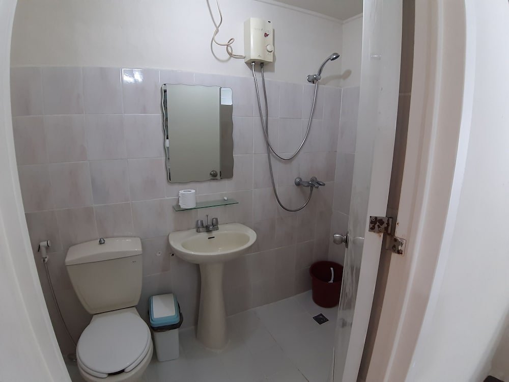 Фото Obaid's Condo in Winland Towers