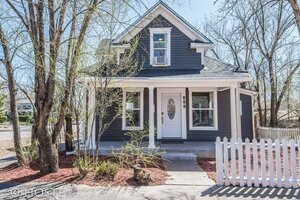3 Br Beautifully Restored 1890's Homedowntown