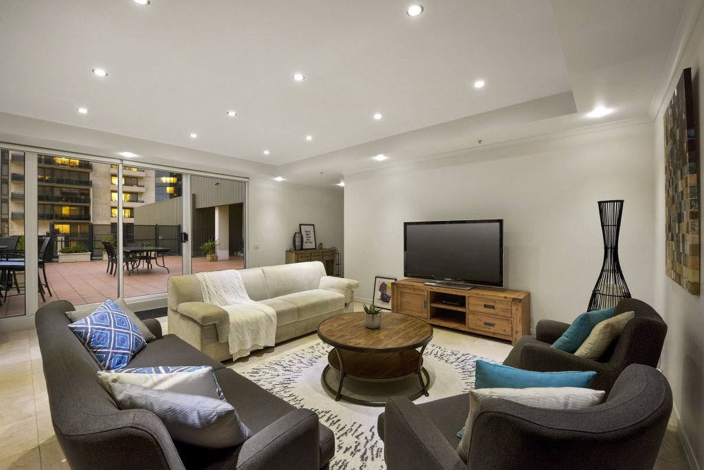 Фото Platinum Apartments on Whiteman St