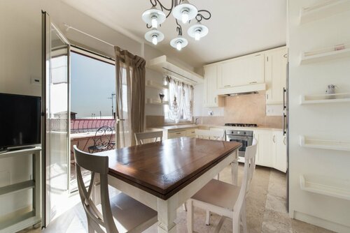 Гостиница Corso Emanuele Apartments в Сан-Винченцо