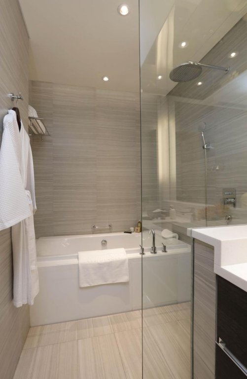 Фото Makati Diamond Residences