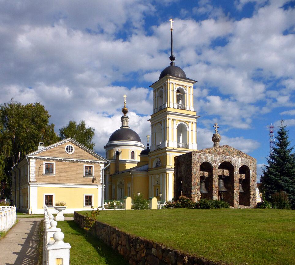 Iglesia ortodoxa Pokrova Presvyatoy Bogoroditsy V Voskresenskom Church, , foto