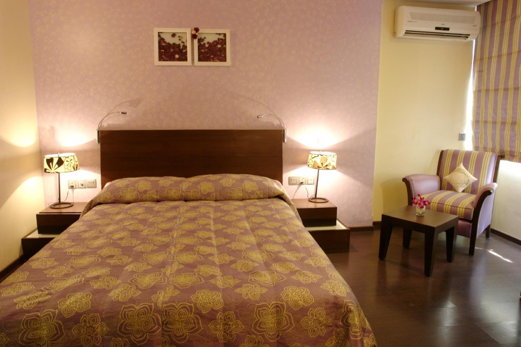 Фото The Shalimar Hotel