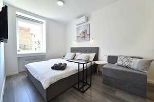 Гостиница At Queens Apartments