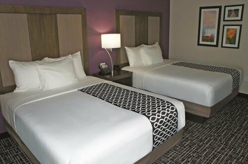 Гостиница La Quinta Inn & Suites by Wyndham Terre Haute в Терр Хоте