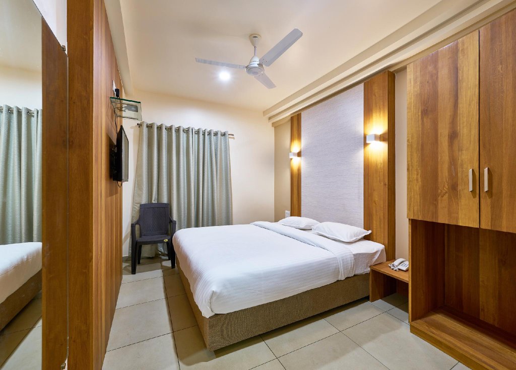 Фото Hotel Aashish Deluxe Kolhapur