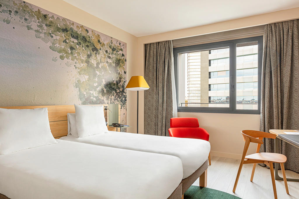 Фото Novotel Madrid Puente de La Paz