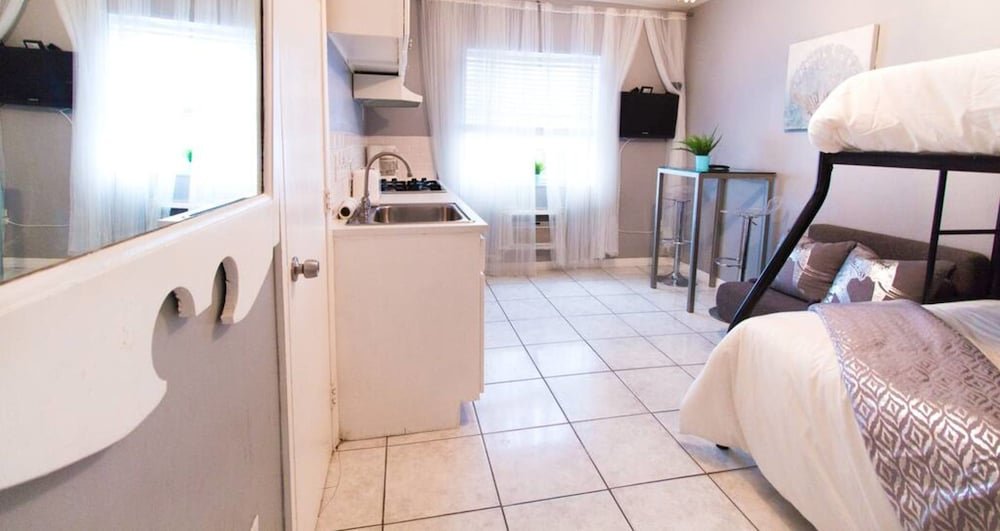 Фото 335 Ocean Walk Apartments