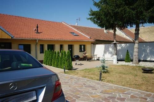 Hotel Pension Max Valtice, South Moravian Region, photo