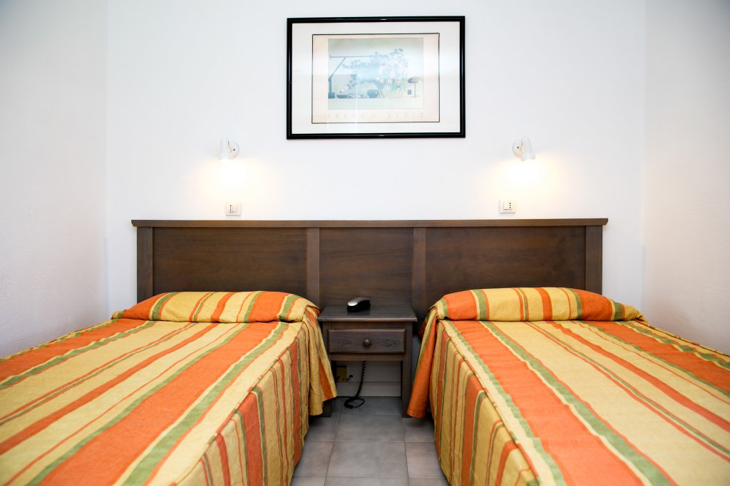 Фото Apartamentos Livvo Oasis