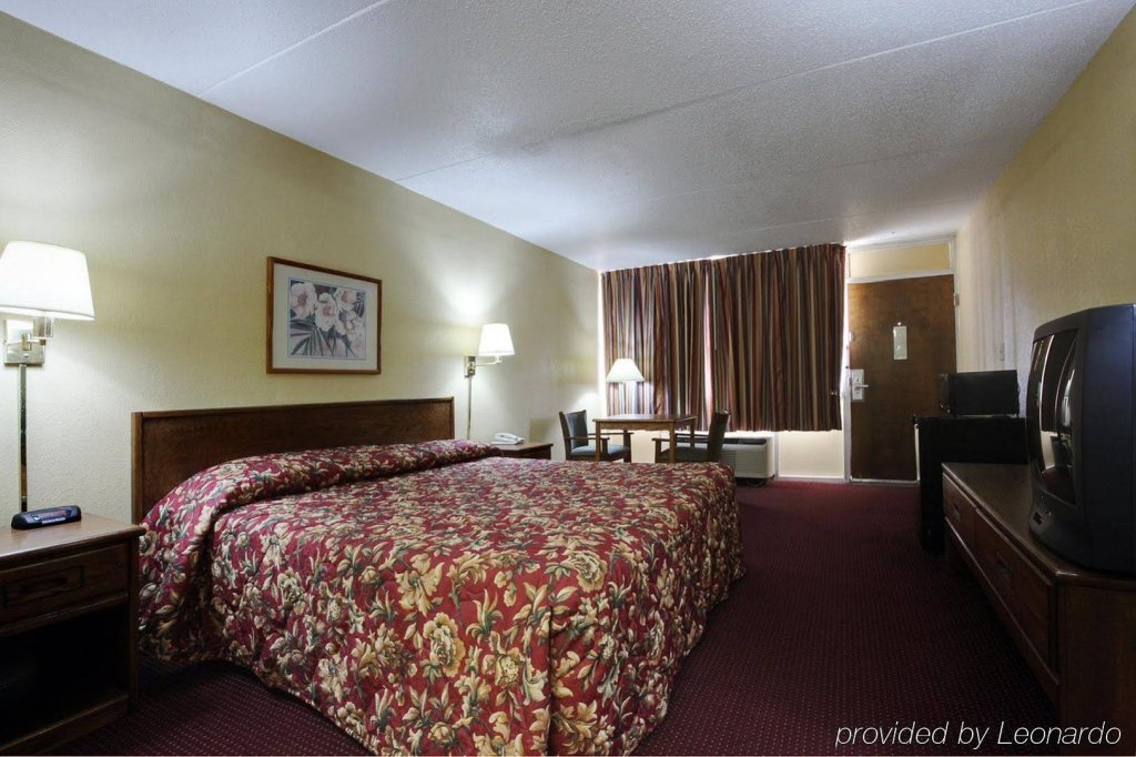 Фото Americas Best Value Inn & Suites Greenville