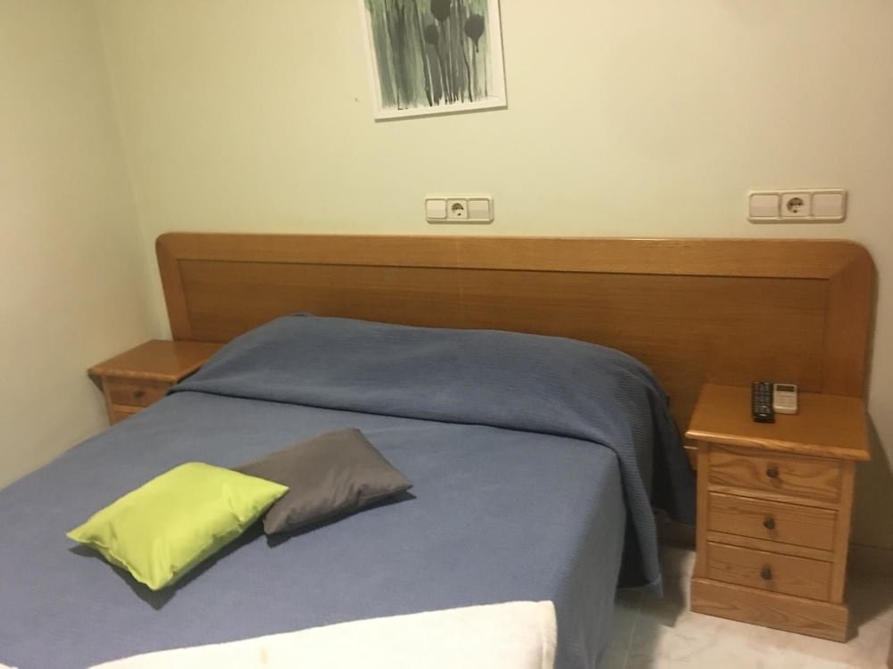 Фото Hostal Burgalés