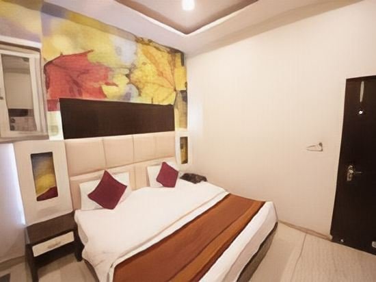 Фото Golden Wings