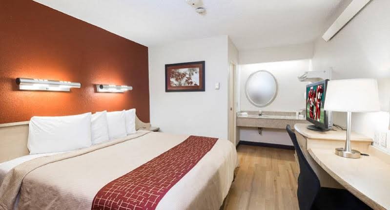 Фото Red Roof Inn Detroit - Dearborn/Greenfield Village