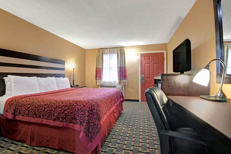 Гостиница Days Inn by Wyndham Kansas City в Канзас-Сити