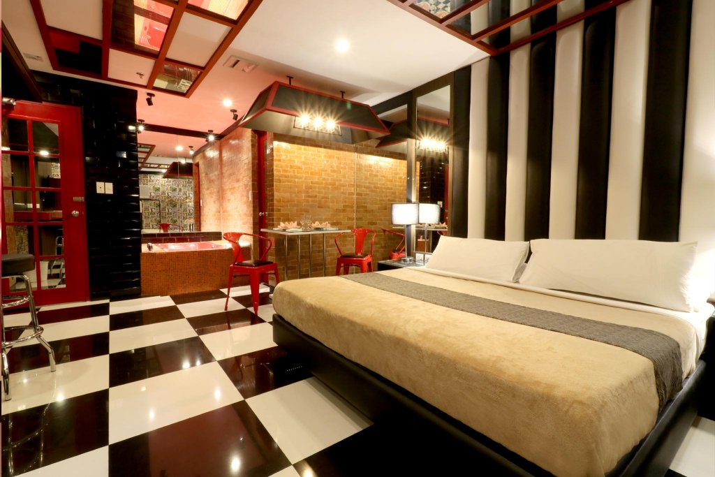 Фото Victoria Court Malabon