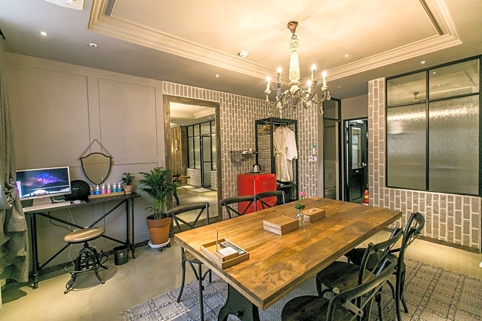 Фото February Hotel The Signature Dongseongro