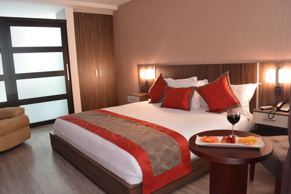 Фото Hotel Santiago de Compostella Suites