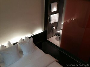 Гостиница EasyHotel Zürich City Centre