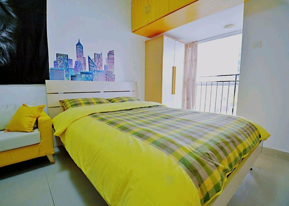 Hotel Avatar Fireworks Queen Bed Studio in Center Futian, Shenzhen, photo