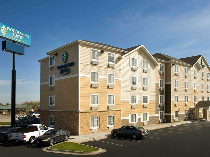 Гостиница WoodSpring Suites Lincoln