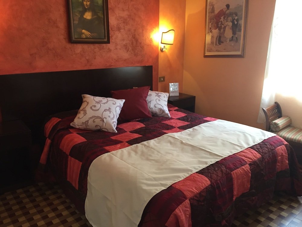 Фото Antica Residenza Santa Chiara