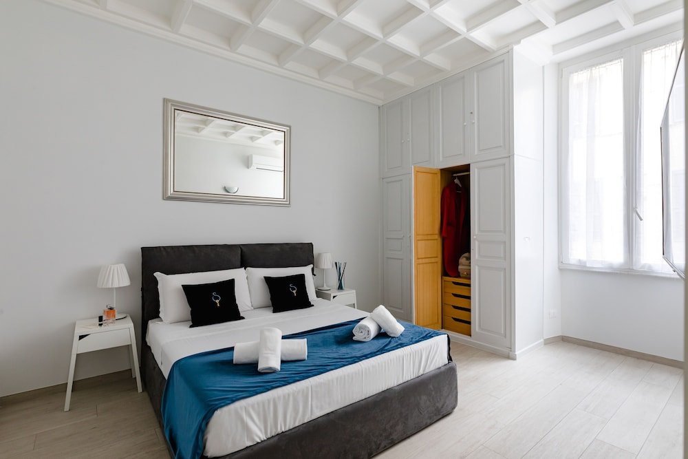 Фото A World Aparts - 61 Margutta