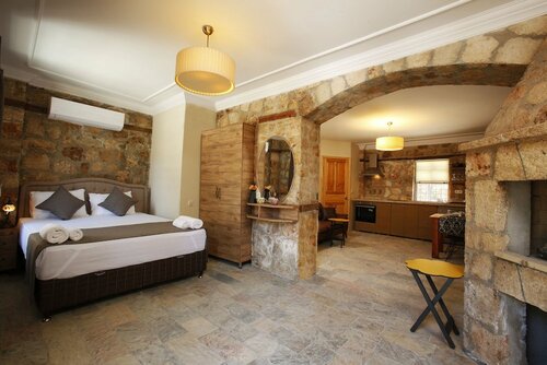 Гостиница Castle Inn Boutique Hotel в Муратпаше