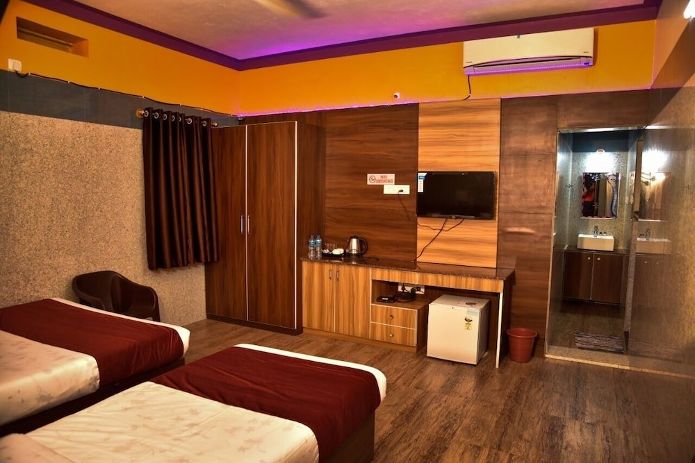 Фото Sree Varada International