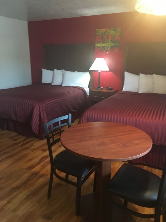 Фото Red Carpet Inn Medford