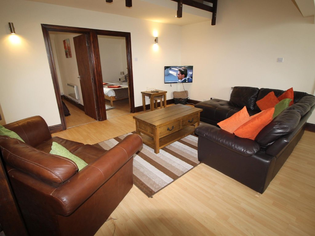 Фото Hideaway 2 Bedroom Apartment by Cardiff Holiday Homes