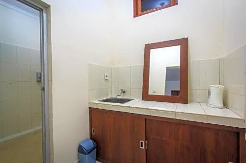 Фото Отель Pondok Anyar Inn managed by Tinggal