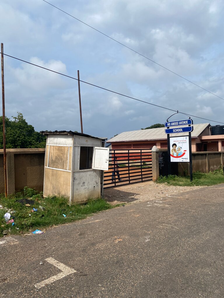 School Nii Amugi Avenue School, Accra, photo