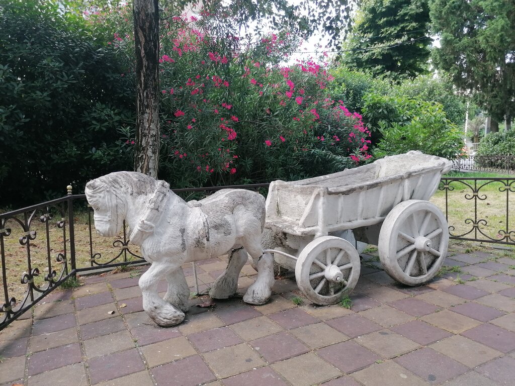 Genre sculpture Пони с повозкой, Sochi, photo