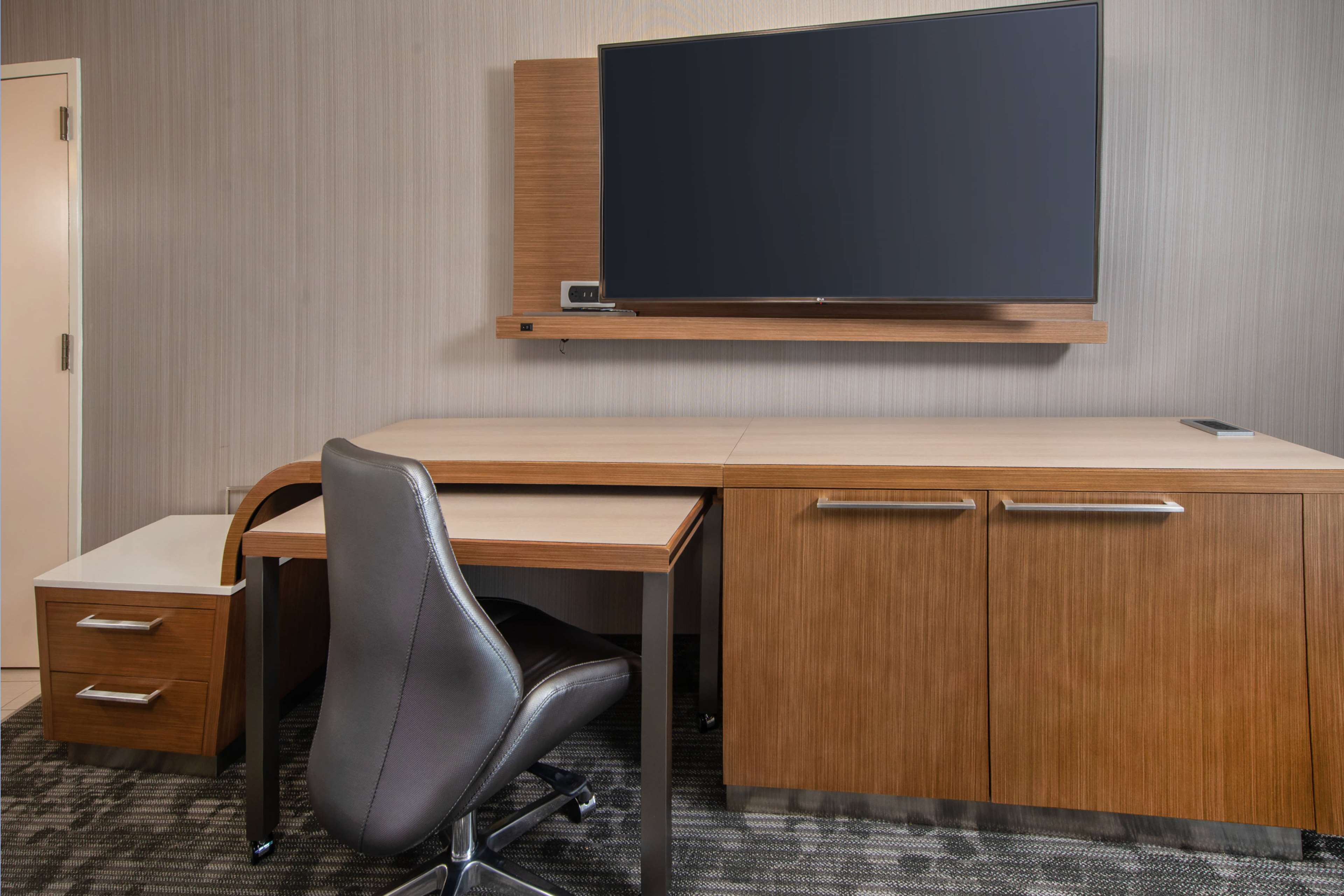 Фото Sonesta Select San Jose Airport