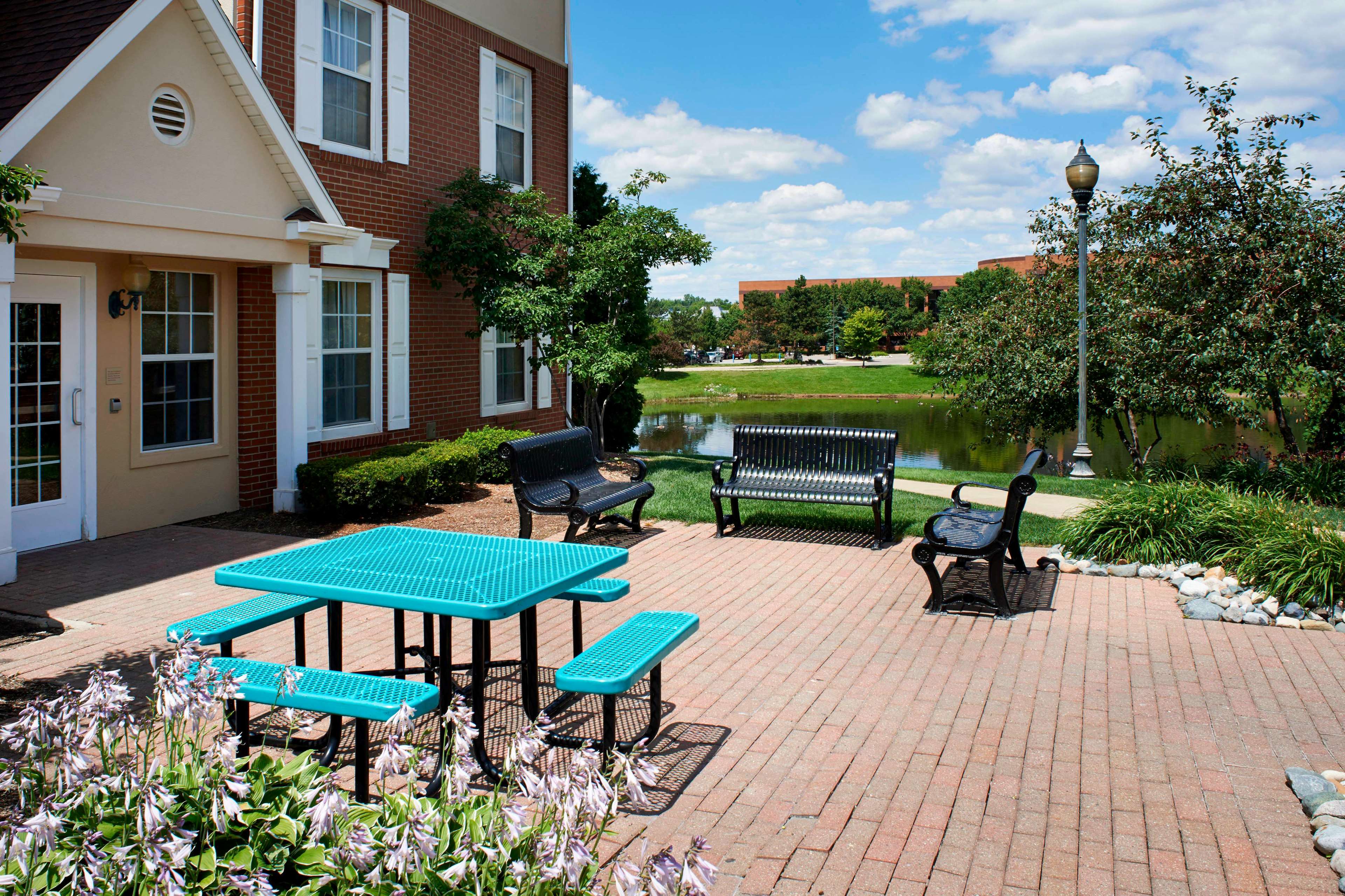 Фото Sonesta Select Detroit Novi