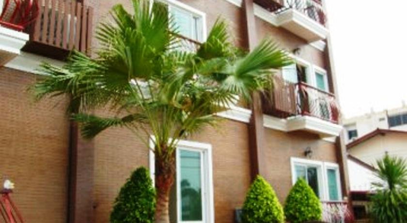 Фото The Red Balcony Inn