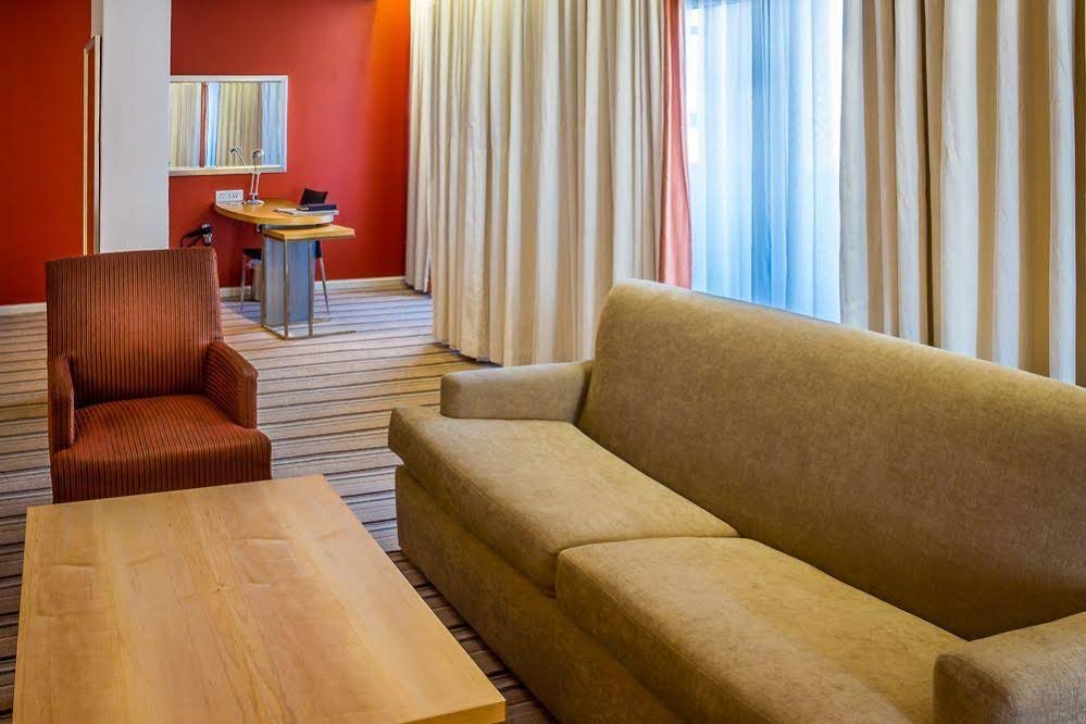 Фото Protea Hotel by Marriott Gaborone Masa Square