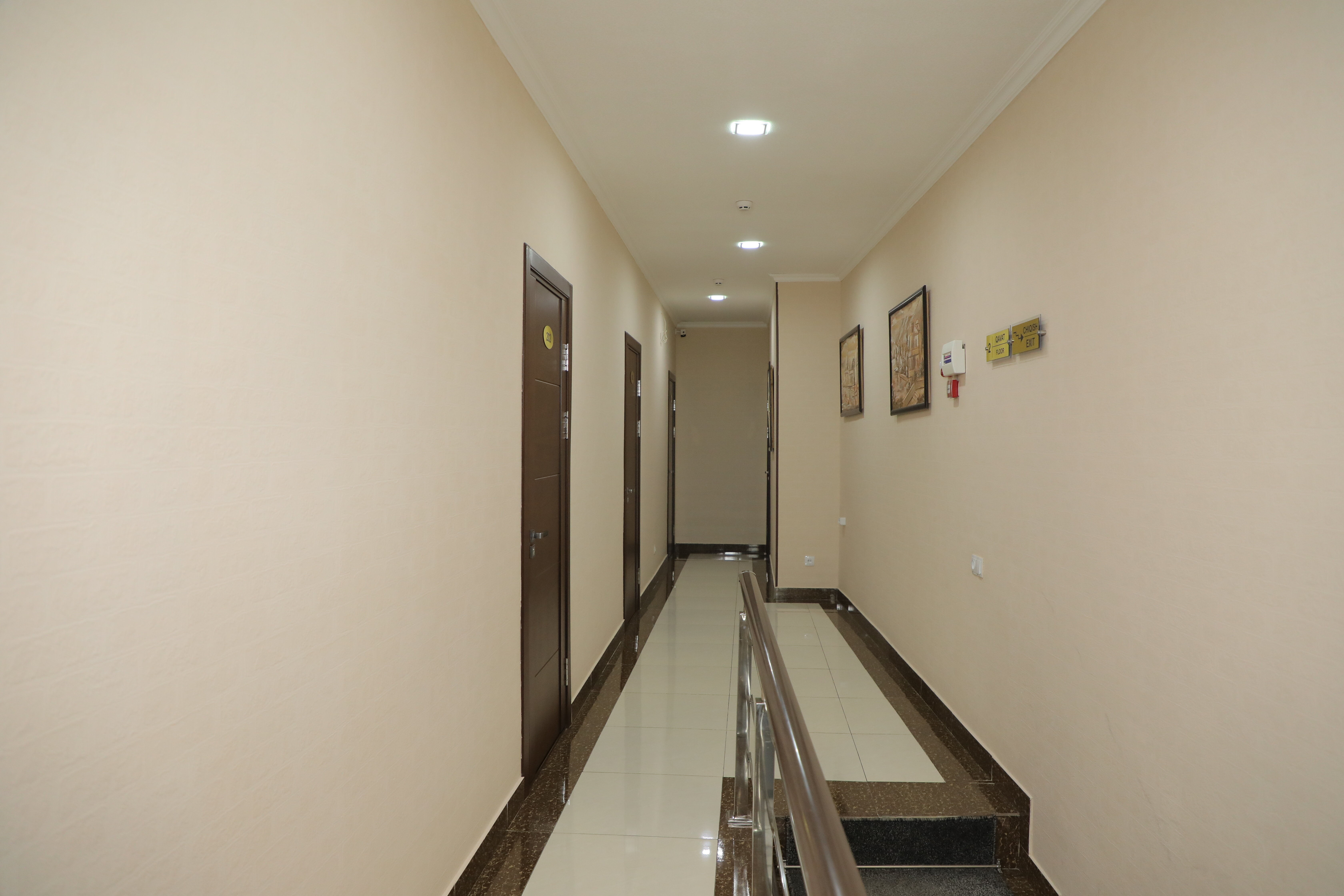 Фото Brick House