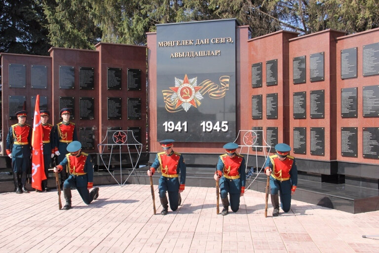 Monument, memorial Уроженцам села Бигаш - защитникам Родины в Великую Отечественную войну, Almetyevsk, photo