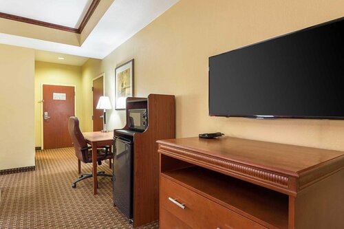 Гостиница Econo Lodge Inn & Suites Little Rock Sw