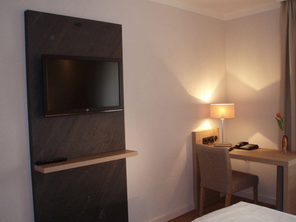 Фото Hotel Doctor Weinstube