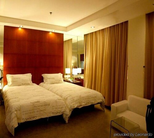 Гостиница Tomolo Hotel Jianghan Road Branch в Ухане