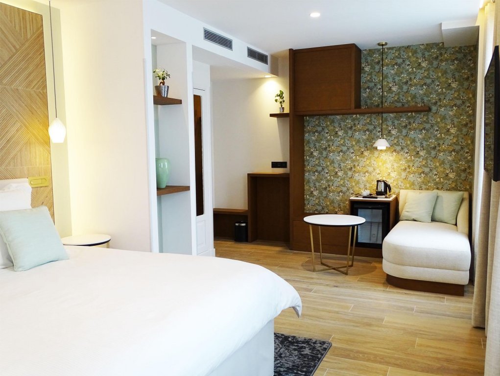 Фото Hotel Des Champs Elysees