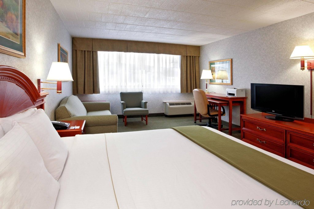 Фото Quality Inn & Suites