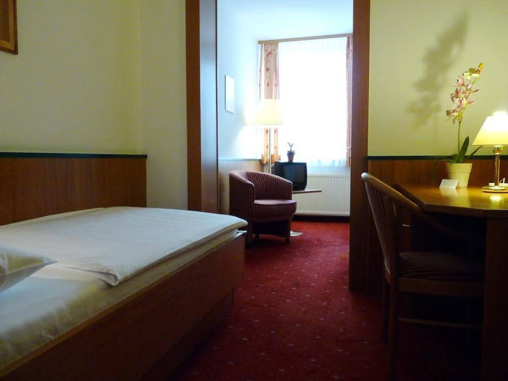 Фото Parkhotel zur Klause