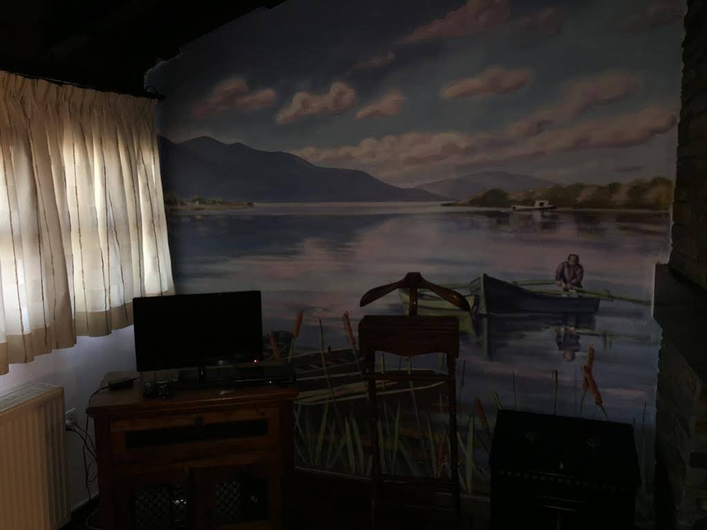 Фото Oikoperiigitis Hotel