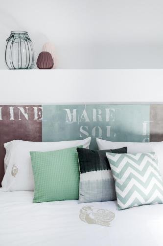 Фото Sitges Group Blue and White